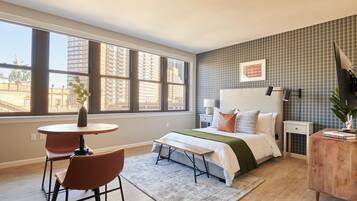 Deluxe Studio, 1 Queen Bed, City View (Self Check-in with Virtual Front Desk) | 1 bedroom, individually decorated, individually furnished