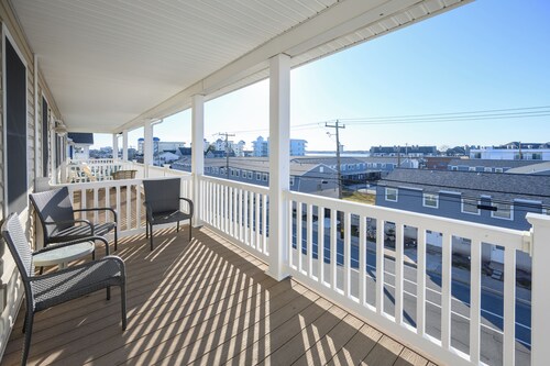 BeachParadise1208-Charming 4BR Townhouse•DOWNTOWN•Short walk to Beach&Boardwalk
