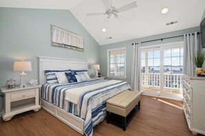 4 soverom, strykejern/-brett, reiseseng for barn og wi-fi (inkludert)