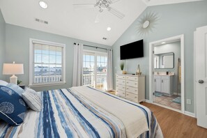 4 dormitoris, planxa i posts de planxar i un bressol de viatge 