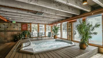 House, Multiple Beds (Edgewater 1436) | Spa