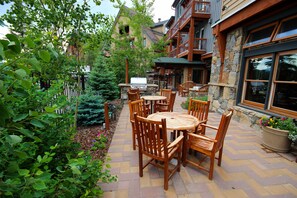 Design Condo, 1 Bedroom, Resort View, Courtyard Area (Black Bear 8054) | Exterior - Black Bear 8054 (Keystone)