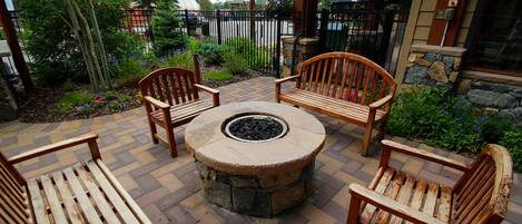 Design Condo, 1 Bedroom, Resort View, Courtyard Area (Black Bear 8054) | Exterior