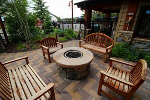 Design Condo, 1 Bedroom, Resort View, Courtyard Area (Black Bear 8054) | Exterior - Black Bear 8054 (Keystone)