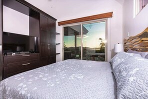 3 soverom, strykejern/-brett, reiseseng for barn og wi-fi (inkludert)