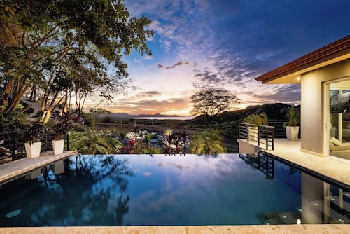 Casa Natura - Exquisite 3 Bedroom Ocean View Home