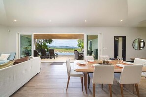 Dining - Casa Natura - Exquisite 3 Bedroom Ocean View Home (Mar Vista)