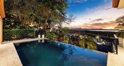 Casa Natura - Exquisite 3 Bedroom Ocean View Home