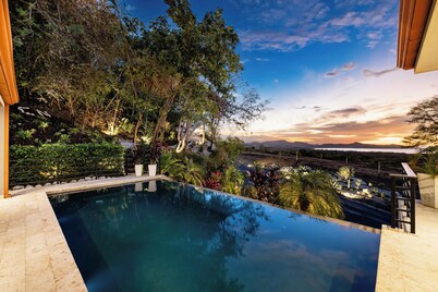 Casa Natura - Exquisite 3 Bedroom Ocean View Home
