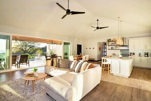 Smart TV, offices