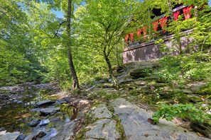 Property grounds - Love Me Smore in Hochatown/Broken Bow,OK (Broken Bow)