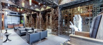 Modern Condo on Temperance Street