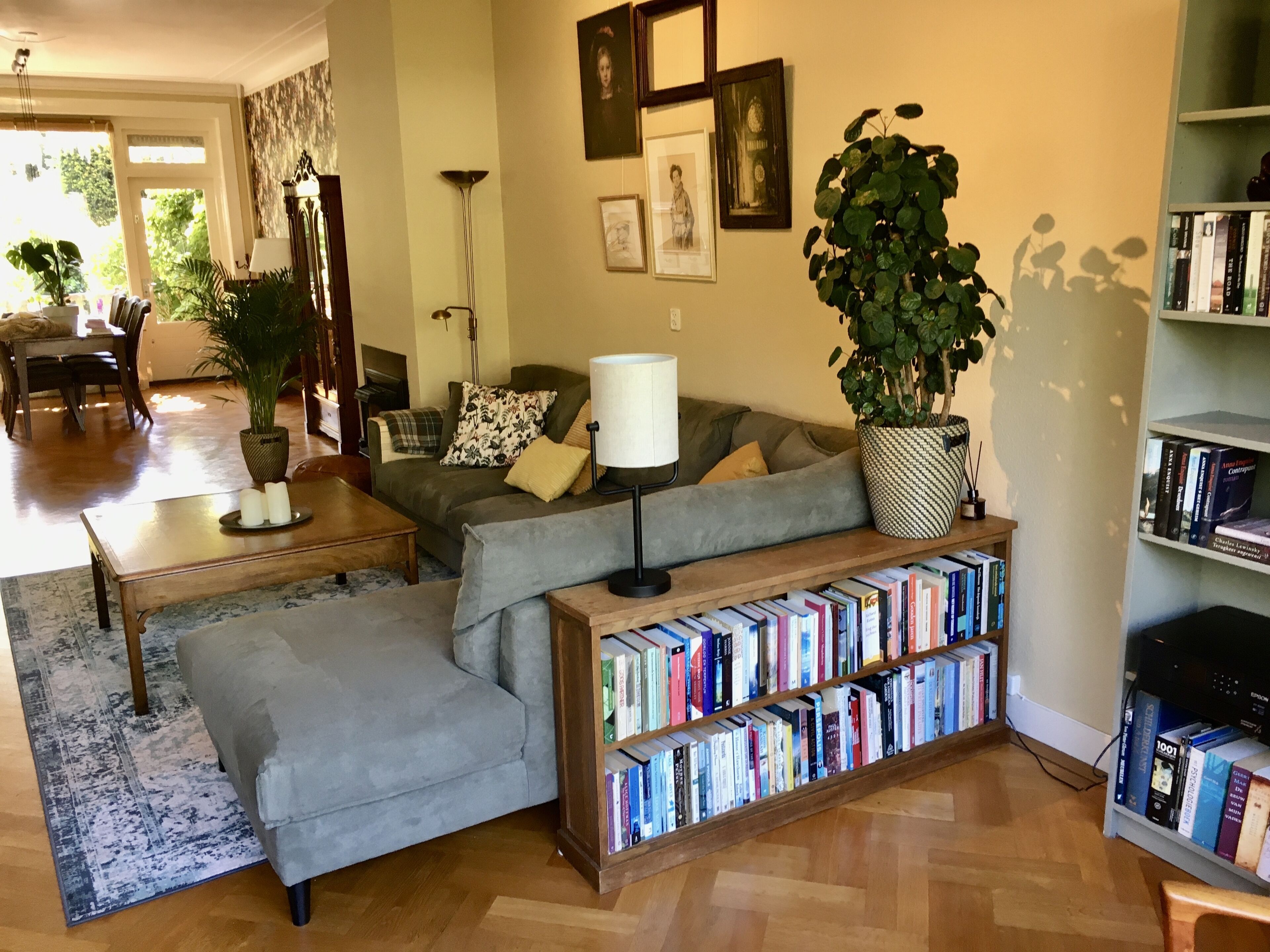 Smart-TV, Kamin, Tischtennisplatte, Musikbibliothek