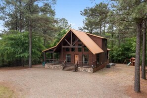 Exterior - Dreams Come True in Hochatown/Broken Bow, OK! (Broken Bow)