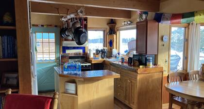 Bungalow by Bishop's Beach! Great Beach access, Wonderful View, Family Friendly