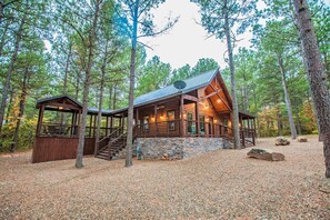 Exterior - Lost Creek Retreat in Hochatown/Broken Bow,OK (Broken Bow)