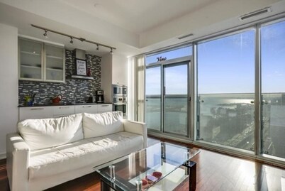 Luxury apartment on York Street VII