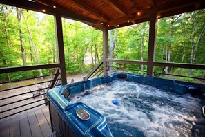 Bañera de hidromasaje al aire libre