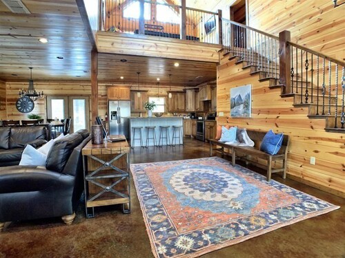 Cornerstone in Hochatown/Broken Bow, OK