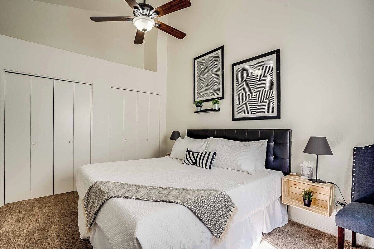 2 間睡房、熨斗/熨衫板、上網、床單