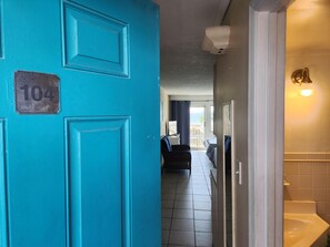Interior - Ambassador 104 - Gulf Front - Pet Friendly (Panama City Beach)