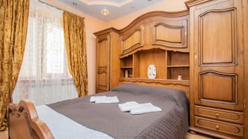 2 bedrooms, in-room safe, iron/ironing board, WiFi