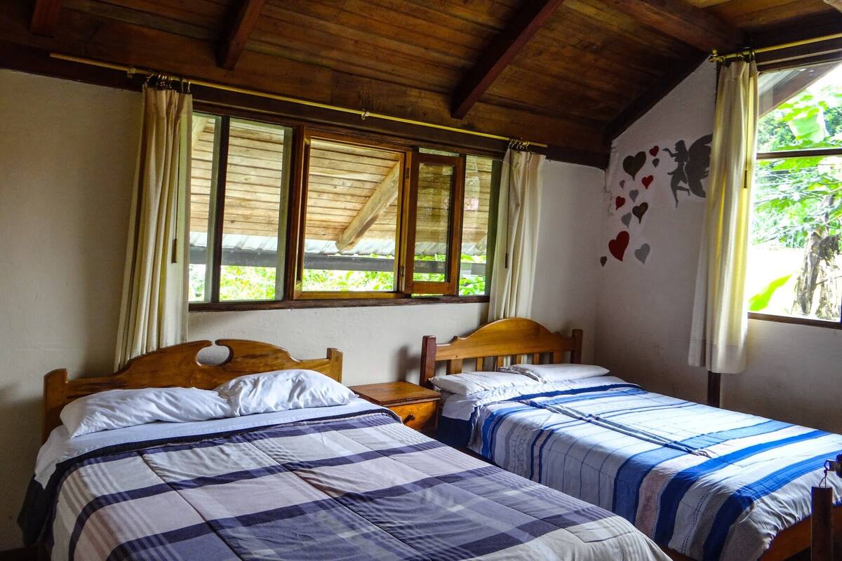 Basic Twin Room, 2 Queen Beds | Bed sheets