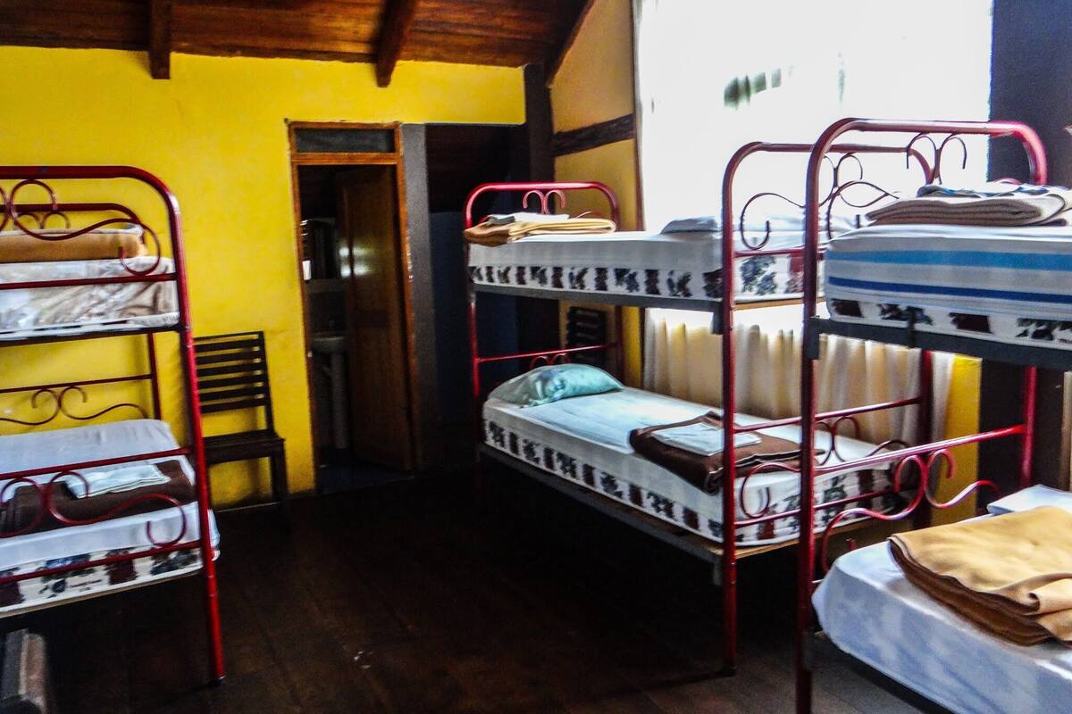 6 Bed Dorm Shared Bathroom Women Only | Bed sheets