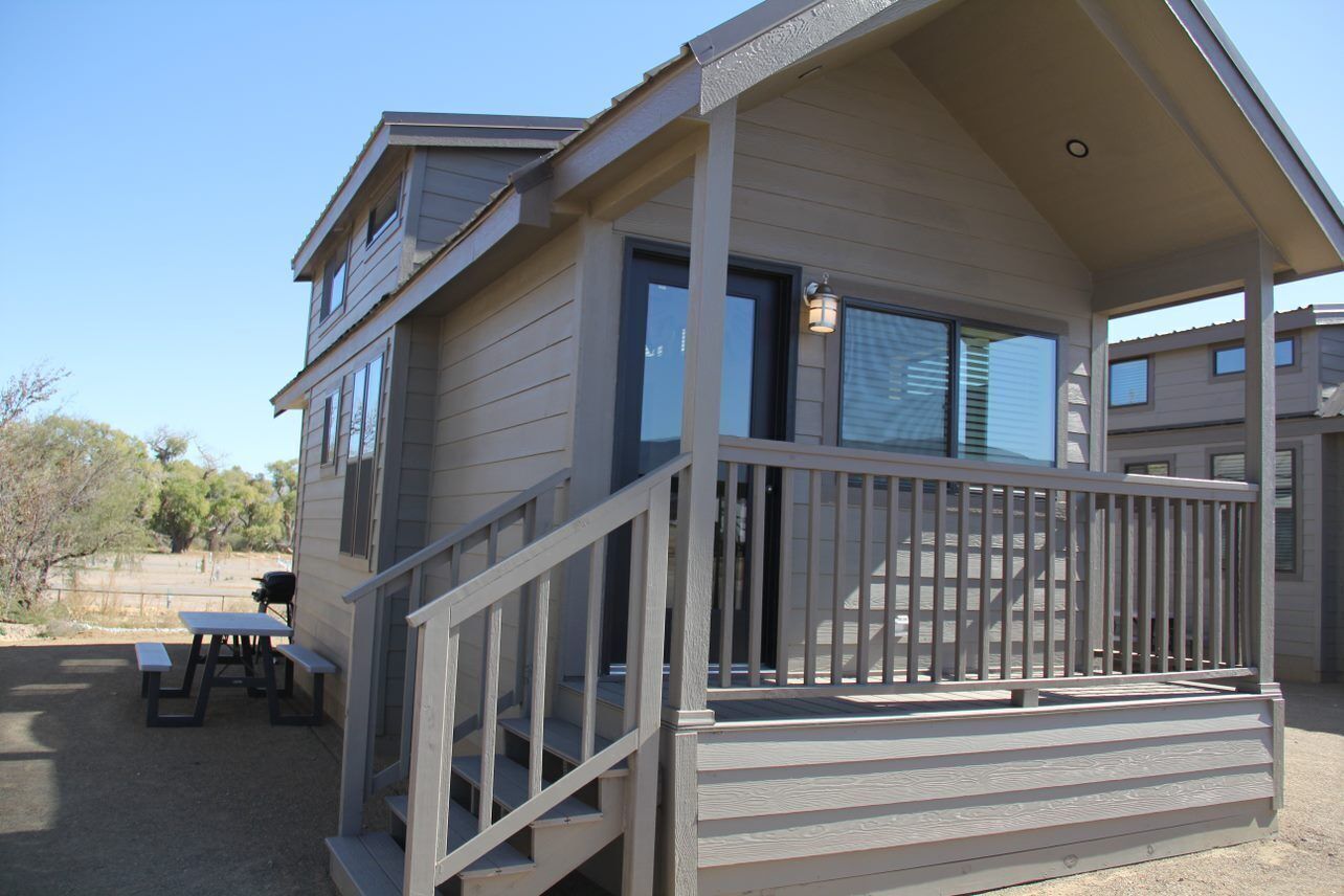 Deluxe Cabin Sleeps 6 (1 Bedroom w/loft and sofa sleeper) at Resort 