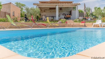 Piscine extérieure, piscine chauffée