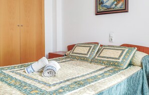 2 bedrooms, bed sheets