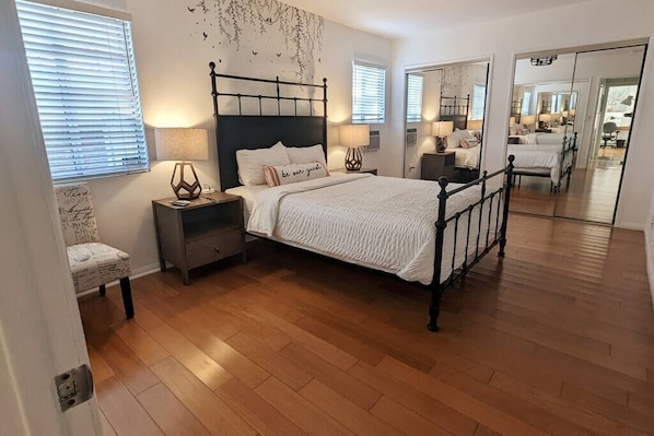 3 Schlafzimmer, Schreibtisch, Bügeleisen/Bügelbrett, kostenloses WLAN