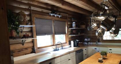 North Carolina Blue Ridge Mountains Log Cabin Retreat