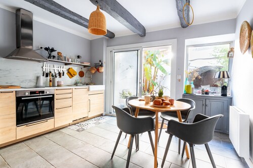 Maison de Village avec Terrasse – Grignan, Drôme Provençale