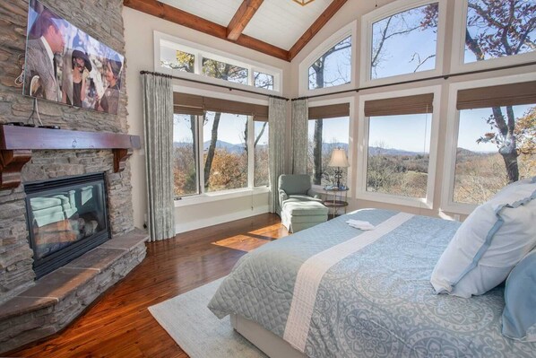 5 bedrooms, free WiFi, bed sheets - Luxury Home in Resort Community–Grandfathered Inn (Boone)