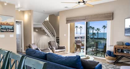 Heart of coastal Oceanside-Ocean view roof top Deck! 100 steps to Beach!