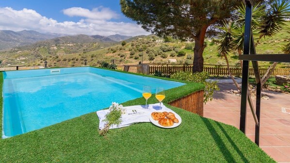 Pool - Cortijo Baeza Torrox by Ruralidays (Málaga)