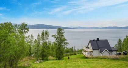 Cozy home in Ballangen with WiFi