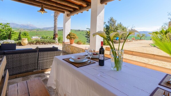 Outdoor dining
