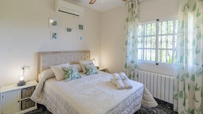 4 bedrooms, iron/ironing board, travel cot, WiFi - Casa Aranda Villanueva de la Concepción by Ruralidays (Málaga)