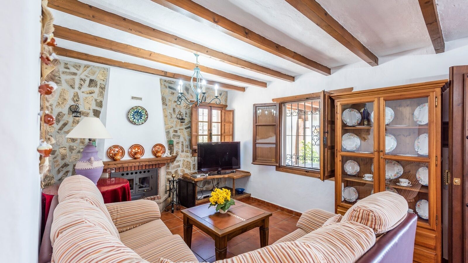 Télévision, cheminée