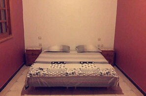2 bedrooms, WiFi, bed sheets