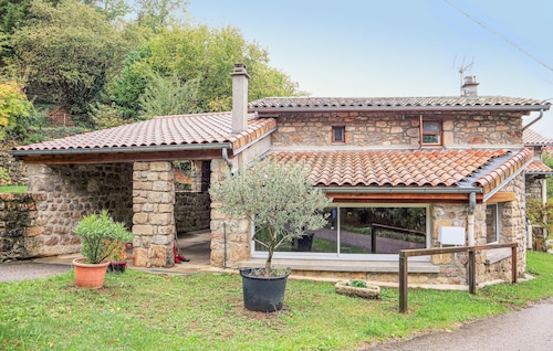 1 bedroom gorgeous home in Thueyts