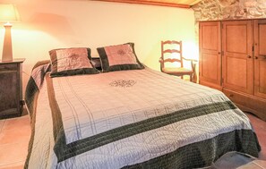 1 quarto, Wi-Fi de cortesia, roupa de cama
