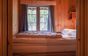 3 Schlafzimmer, Reisekinderbett