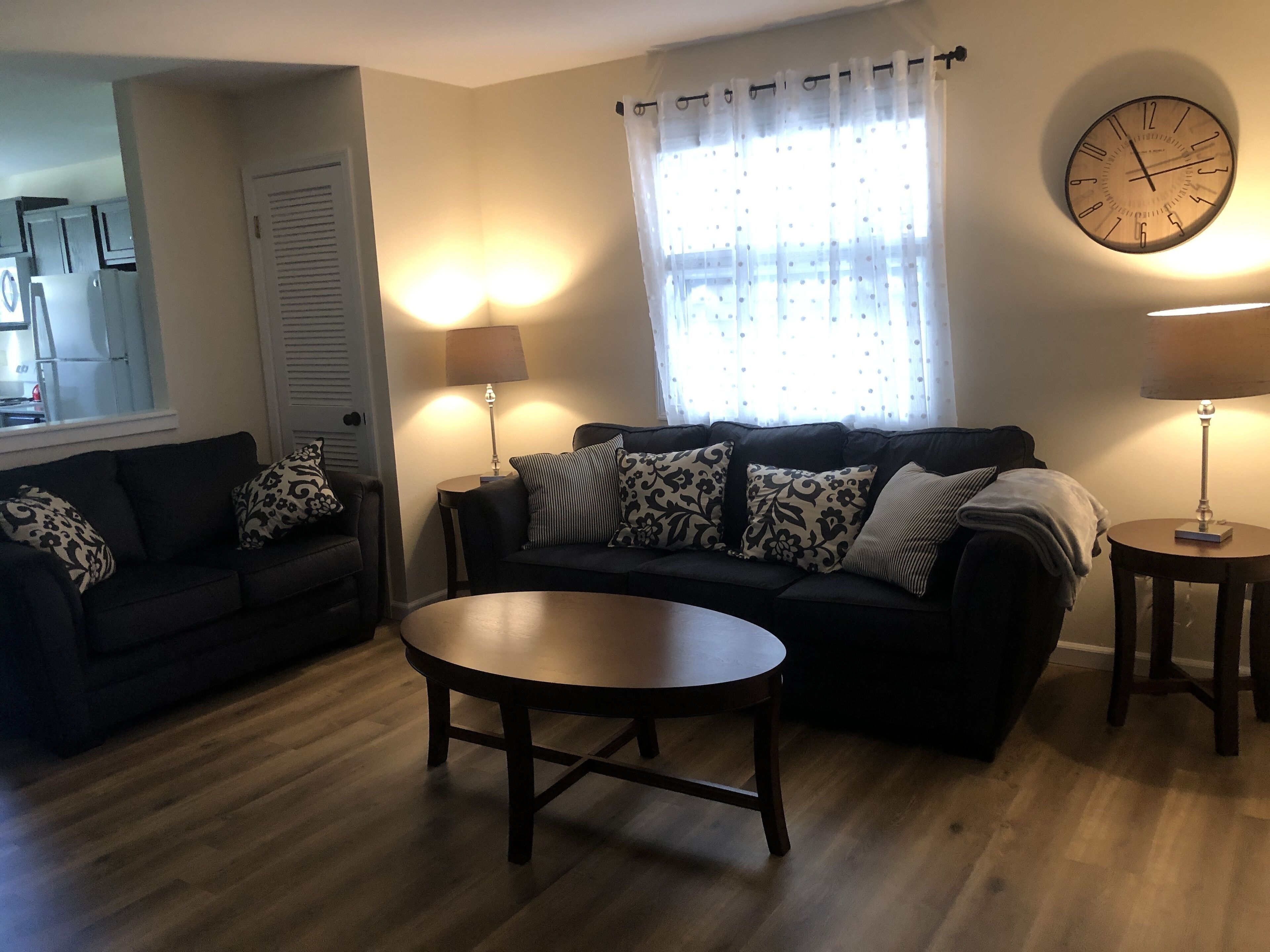 Urban comfort just remodeled! Located downtown Washington
