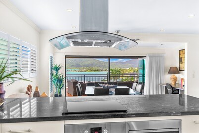 Location, Location. The perfect Location for your stay in the Whitsundays!!