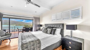 4 chambres, bureau, fer et planche à repasser, lit parapluie