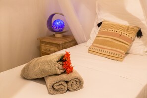 Spa - Villa Kyo, 200m from the Botanical Gardens, Sea and forest view (Deshaies)