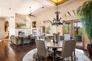 Dining - ROCKSTAR HOME in DESERT MOUNTAIN - N SCOTTSDALE-PET FRIENDLY-CaveCreek/Carefree (Scottsdale)